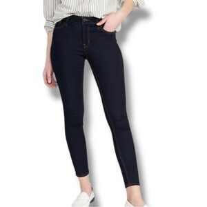 Old Navy Size 10 Tall Blackjack Rockstar Super Skinny 5 Pocket Jeans